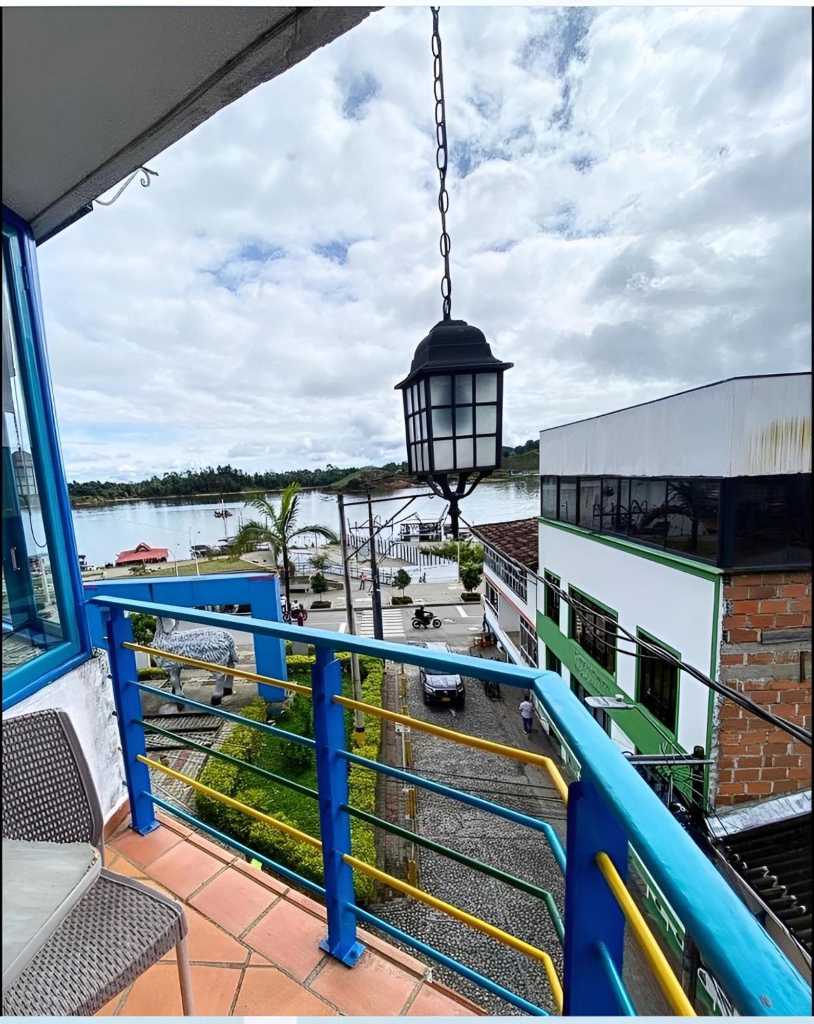 Hotel Guatatur Guatapé Esterno foto