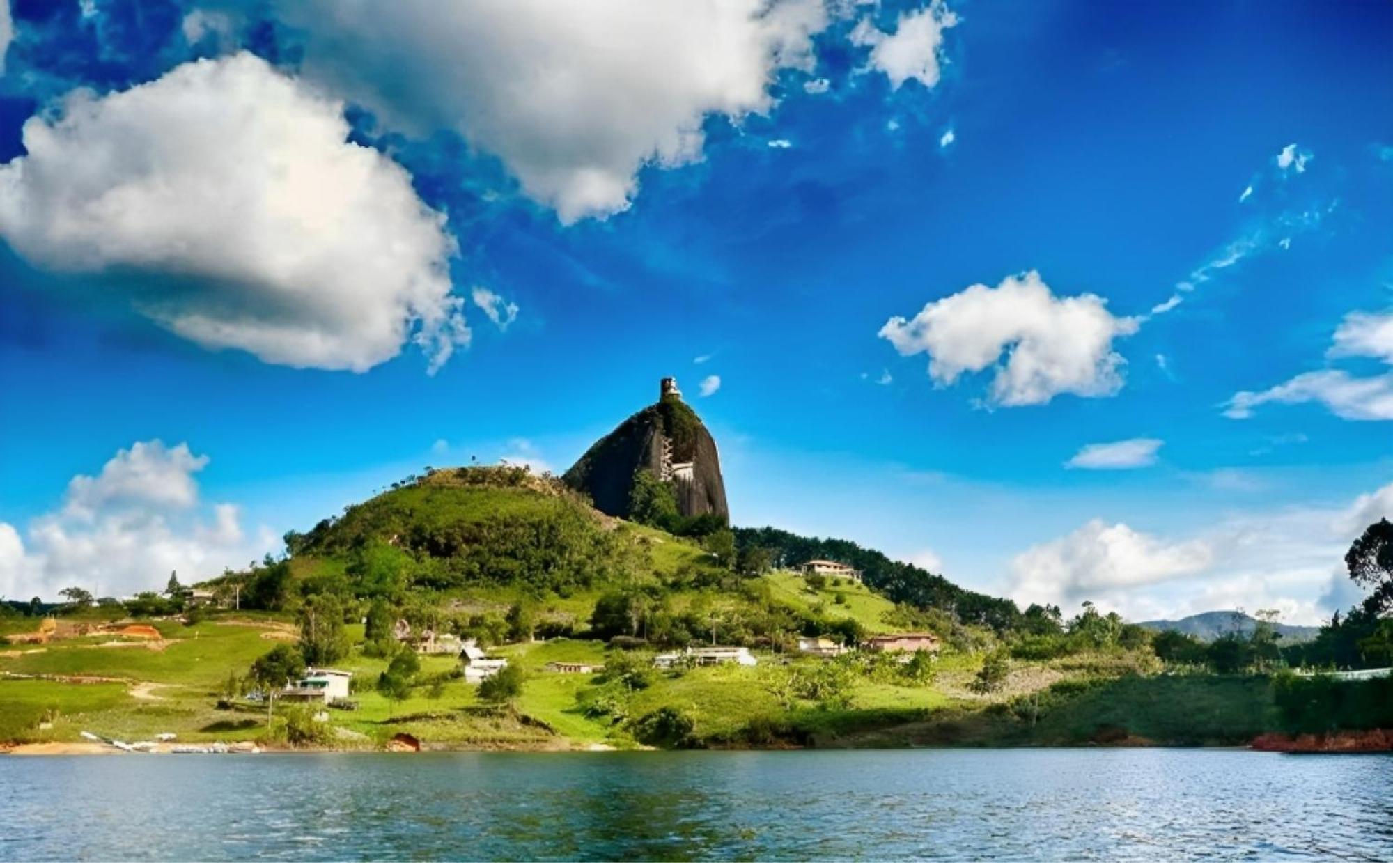 Hotel Guatatur Guatapé Esterno foto
