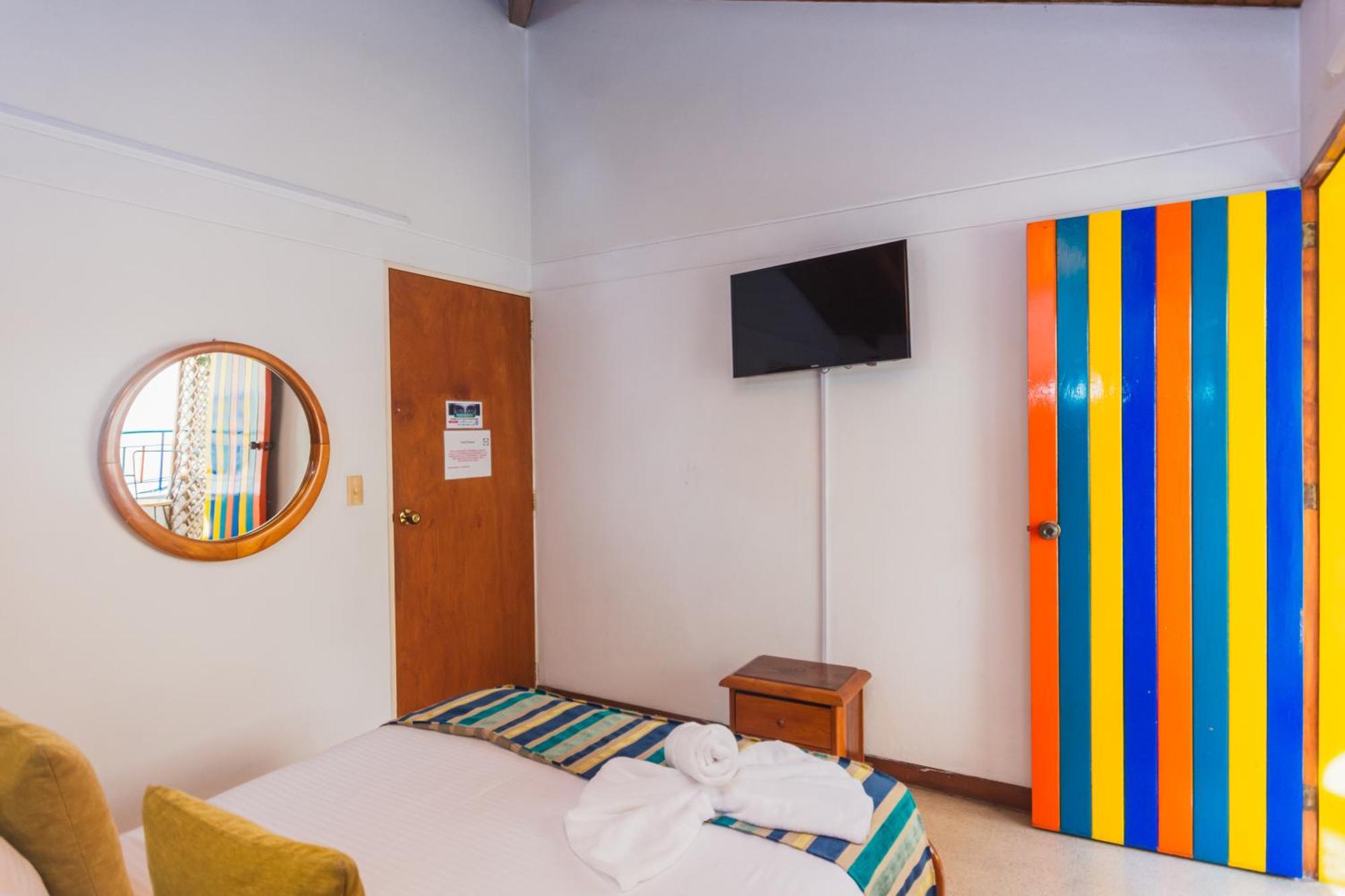 Hotel Guatatur Guatapé Esterno foto