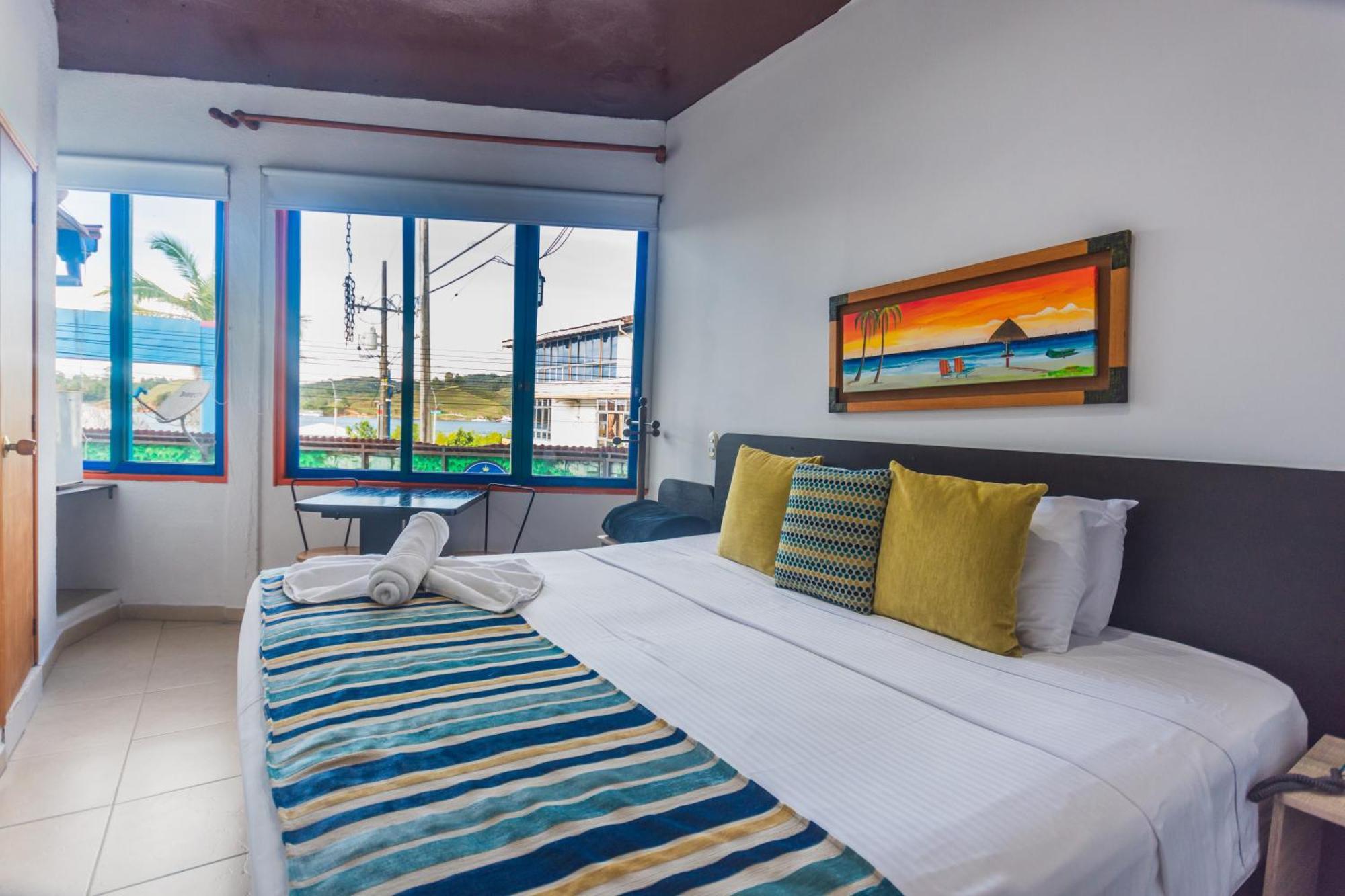 Hotel Guatatur Guatapé Esterno foto