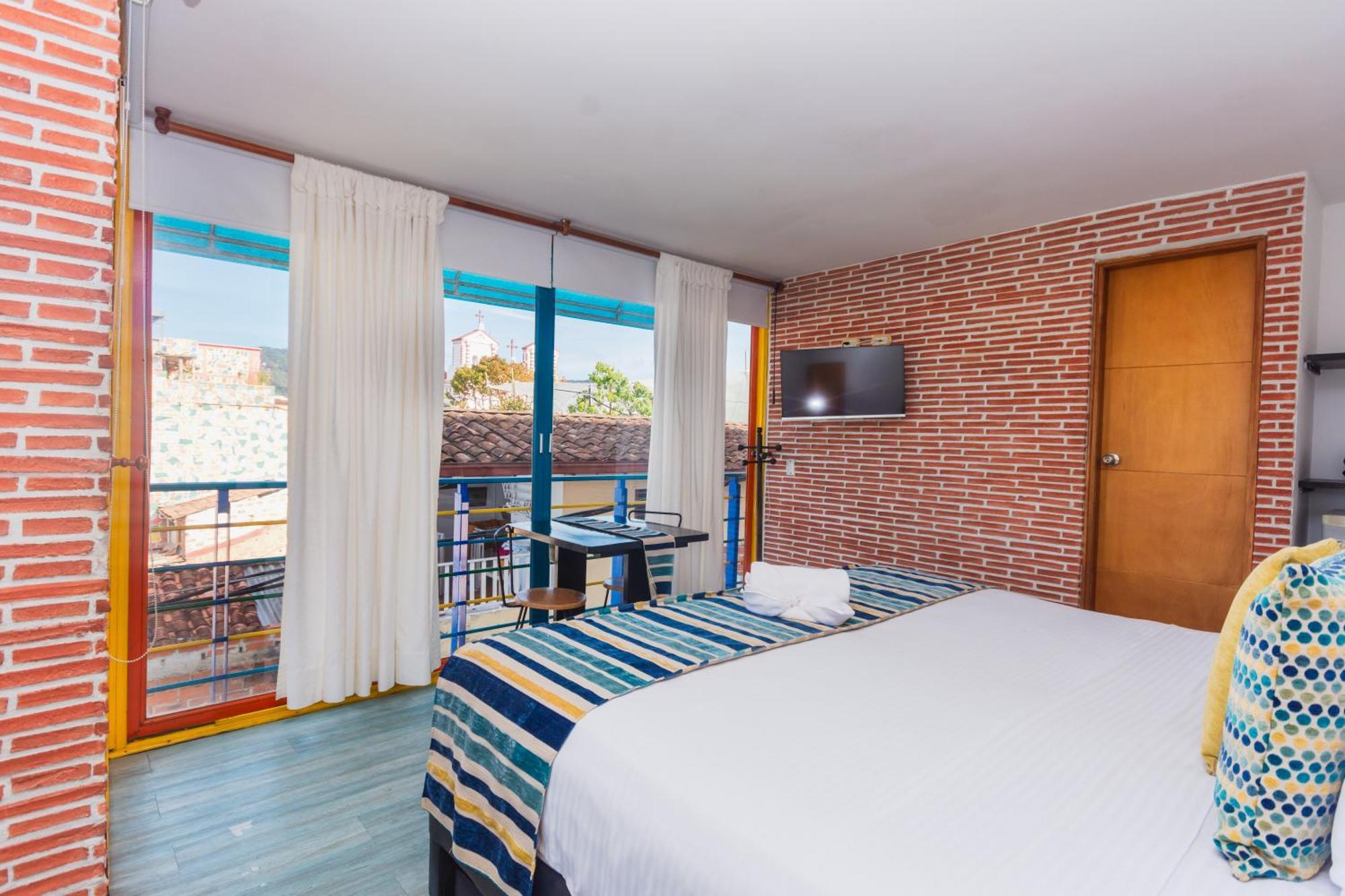 Hotel Guatatur Guatapé Esterno foto