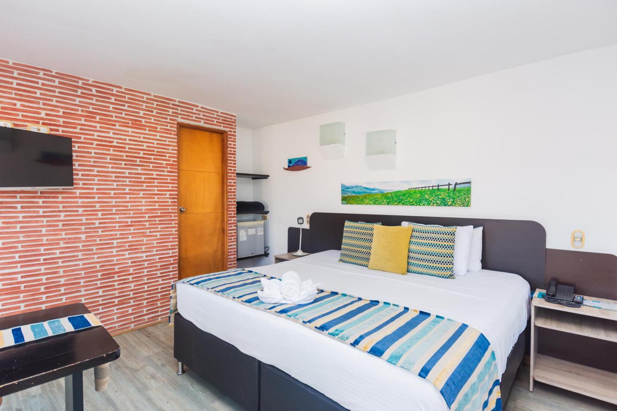 Hotel Guatatur Guatapé Esterno foto