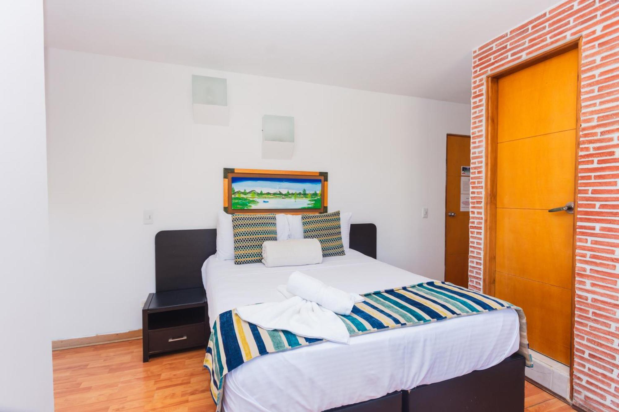 Hotel Guatatur Guatapé Esterno foto
