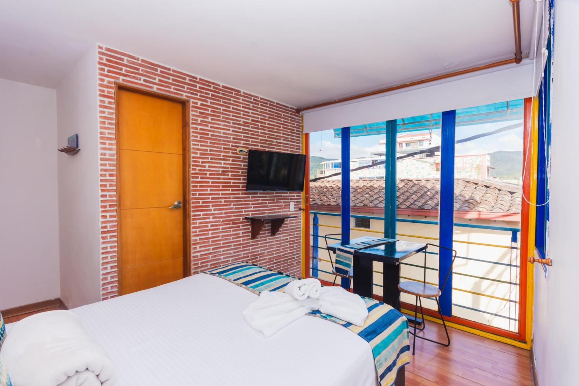Hotel Guatatur Guatapé Esterno foto