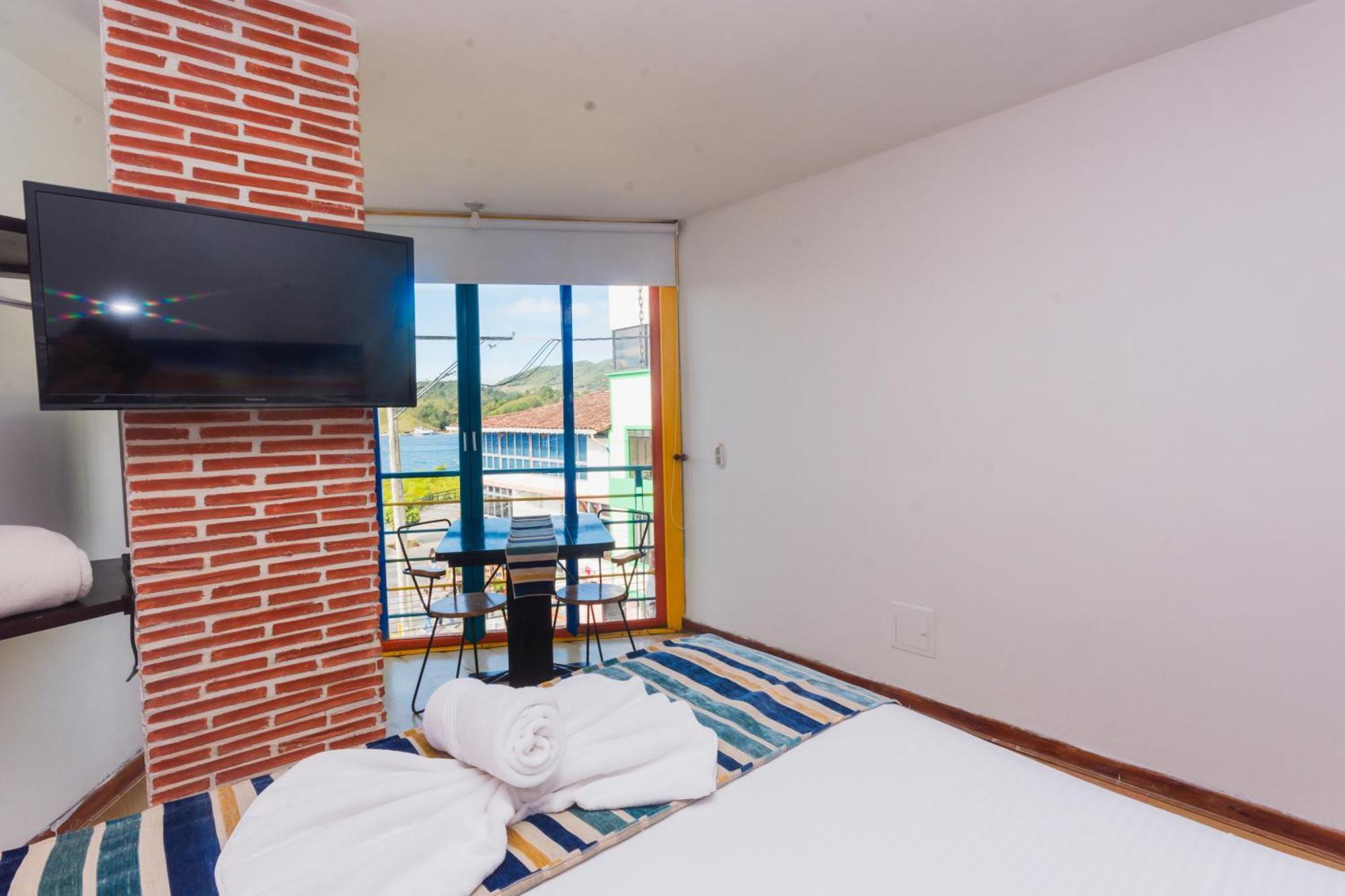 Hotel Guatatur Guatapé Esterno foto