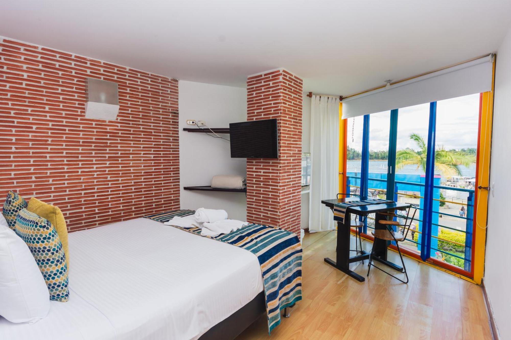 Hotel Guatatur Guatapé Esterno foto