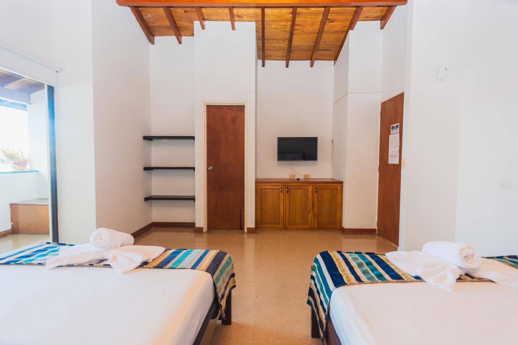 Hotel Guatatur Guatapé Esterno foto